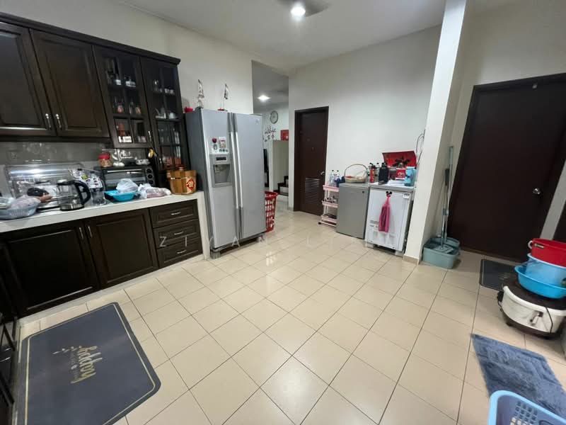 Rumah Teres untuk Dijual di Taman Mutiara Rini (Skudai) - Ziyan Liew - Kitchen - PropertyGuru.com.my