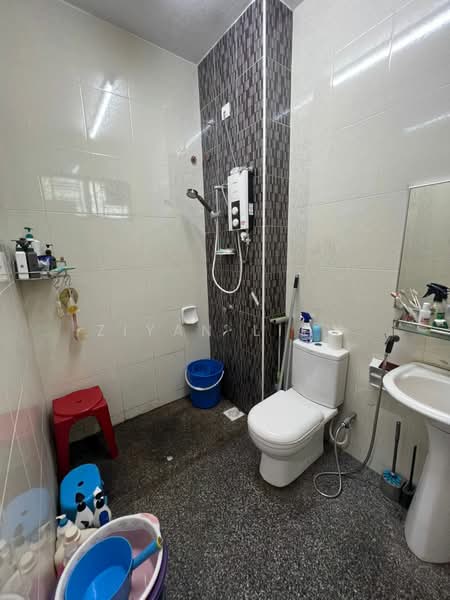 Rumah Teres untuk Dijual di Taman Mutiara Rini (Skudai) - Ziyan Liew - Bathroom - PropertyGuru.com.my