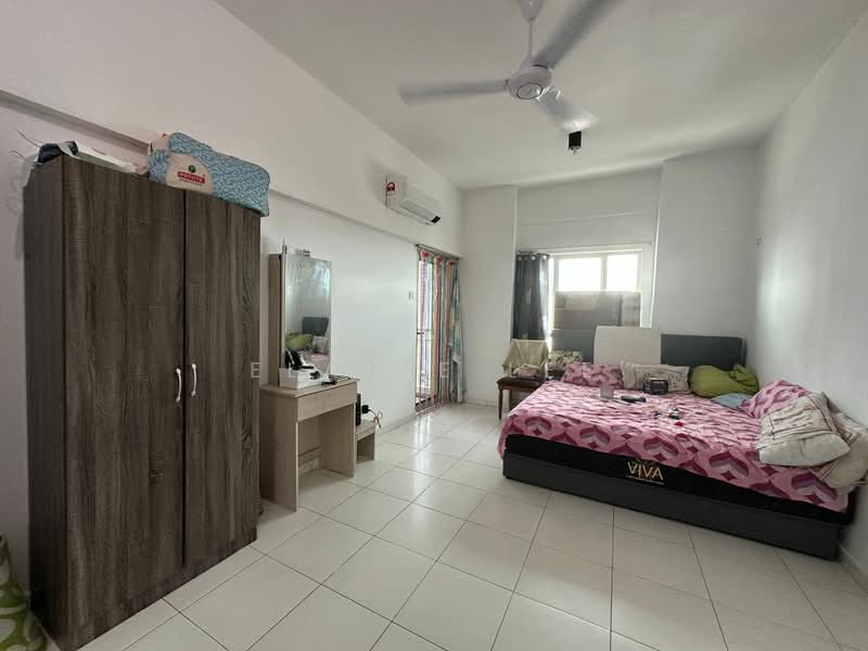 Pangsapuri untuk Dijual di One World 2 (1-Sky) - Elaine Lee - Bedroom - PropertyGuru.com.my