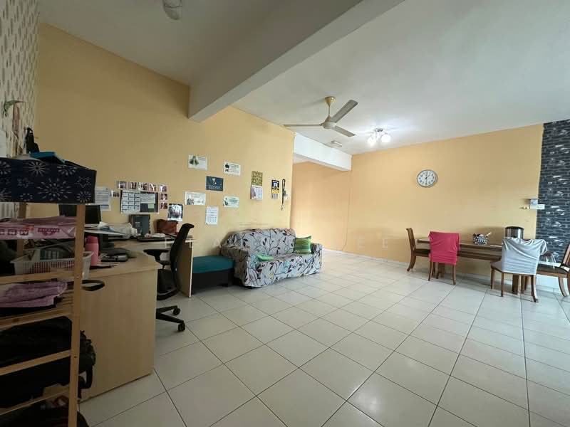Pangsapuri untuk Dijual di One World 2 (1-Sky) - Elaine Lee - Living Room - PropertyGuru.com.my
