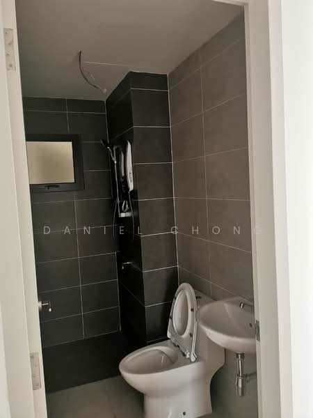 Service Residence for Sale at M Oscar - Daniel Chong - Bathroom - PropertyGuru.com.my