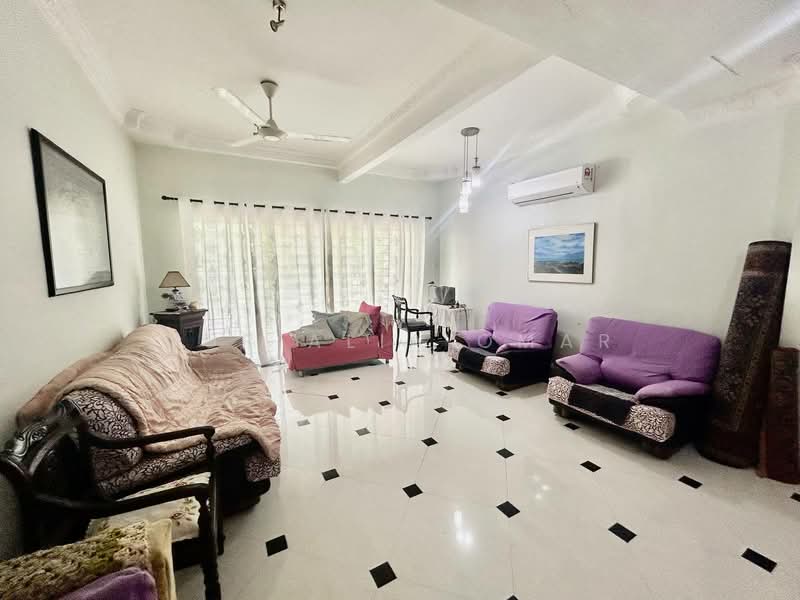 Rumah Berkembar untuk Dijual di Ukay Perdana (Ulu Kelang) - Nur Alia Omar - Living Room - PropertyGuru.com.my