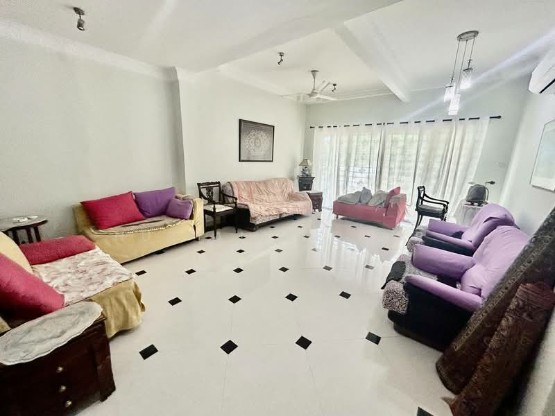Rumah Berkembar untuk Dijual di Ukay Perdana (Ulu Kelang) - Nur Alia Omar - Living Room - PropertyGuru.com.my