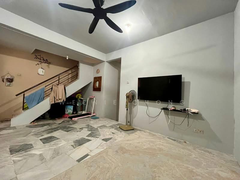 Rumah Teres 2 Tingkat untuk Dijual di Taman Bukit Permai (Cheras) - Kweenie Chong - Living Room - PropertyGuru.com.my