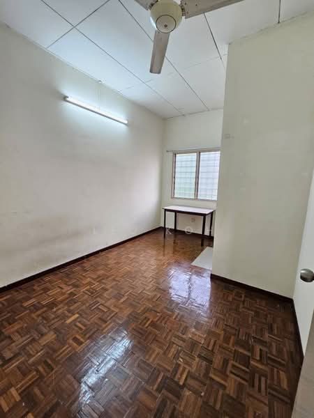 2-storey Terraced House for Sale in Bandar Putra Permai (Seri Kembangan) - Leo Koh - Interior - PropertyGuru.com.my