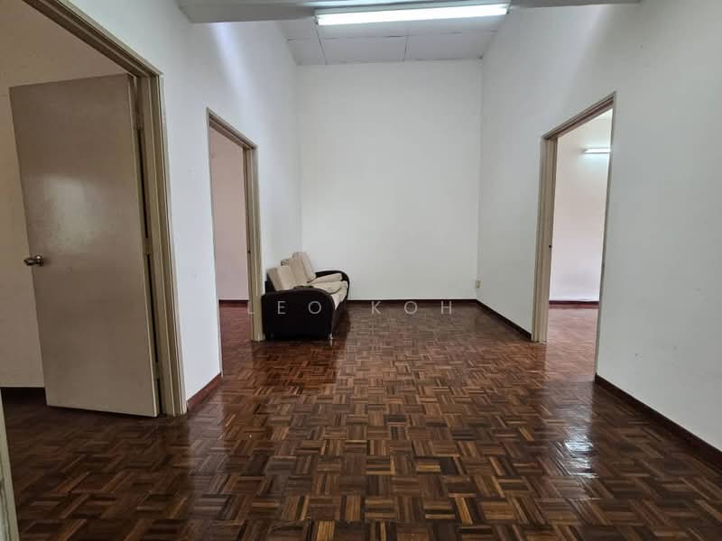 2-storey Terraced House for Sale in Bandar Putra Permai (Seri Kembangan) - Leo Koh - Living Room - PropertyGuru.com.my