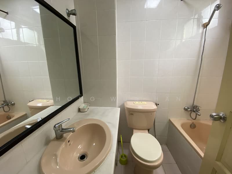 Condominium for Sale at Kondominium Sejahtera - Chong Wun Han - Bathroom - PropertyGuru.com.my