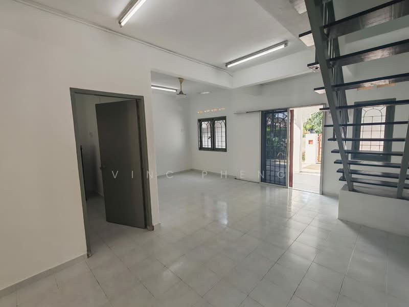 Rumah Teres 2 Tingkat untuk Dijual di Ayer Keroh (Melaka) - Vinc Pheng - Living Room - PropertyGuru.com.my