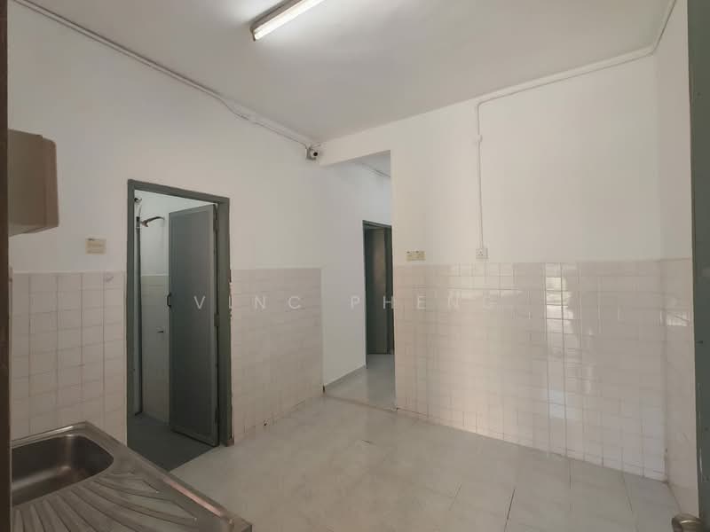 Rumah Teres 2 Tingkat untuk Dijual di Ayer Keroh (Melaka) - Vinc Pheng - Kitchen - PropertyGuru.com.my