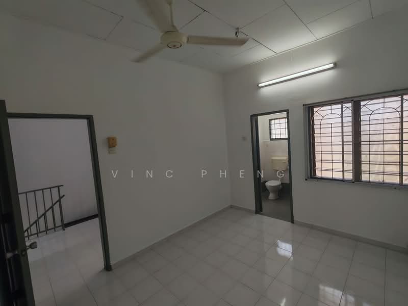 Rumah Teres 2 Tingkat untuk Dijual di Ayer Keroh (Melaka) - Vinc Pheng - Bathroom - PropertyGuru.com.my