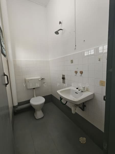 Rumah Teres 2 Tingkat untuk Dijual di Ayer Keroh (Melaka) - Vinc Pheng - Bathroom - PropertyGuru.com.my