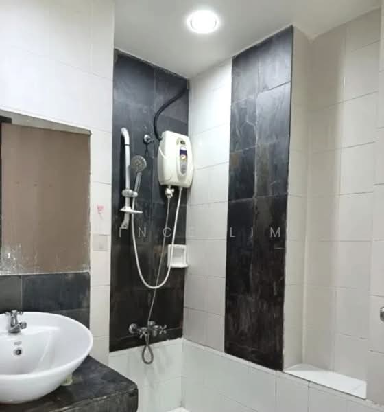 Servis Apartment untuk Disewa di Ritze Perdana 1 - Vince Lim - Bathroom - PropertyGuru.com.my