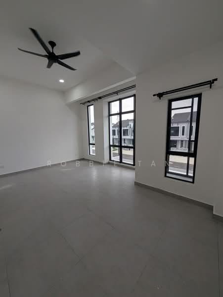 2-storey Terraced House for Rent in Taman Mount Austin (Tebrau) - Robbie Tan - Living Room - PropertyGuru.com.my