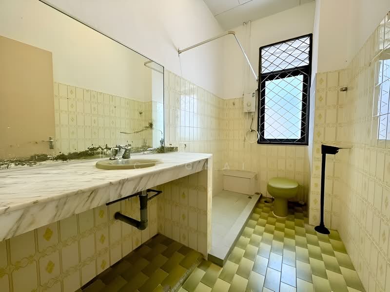 2-storey Terraced House for Rent in Fettes Park (Tanjung Tokong) - CT CHAI - Bathroom - PropertyGuru.com.my