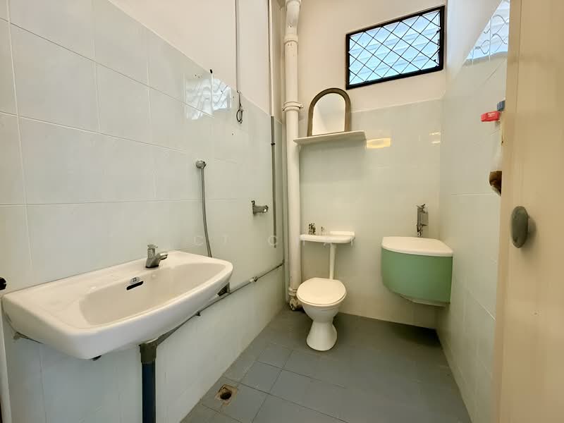2-storey Terraced House for Rent in Fettes Park (Tanjung Tokong) - CT CHAI - Bathroom - PropertyGuru.com.my