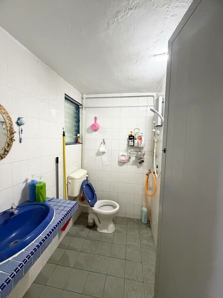 1-storey Terraced House for Sale in Taman Johor (Tampoi) - Poey Loh - Bathroom - PropertyGuru.com.my