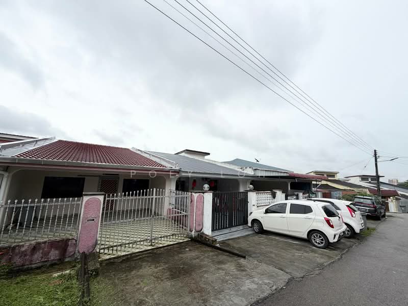 1-storey Terraced House for Sale in Taman Johor (Tampoi) - Poey Loh - Exterior - PropertyGuru.com.my