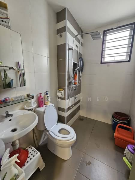 Rumah Teres untuk Dijual di Bandar Dato Onn (Tebrau) - Eugene Tneo - Bathroom - PropertyGuru.com.my