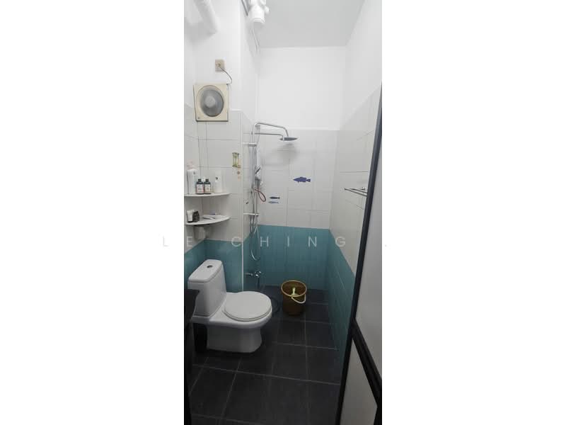 Rumah Bandar untuk Disewa di Johor Bahru (Johor) - Le Ching . - Bathroom - PropertyGuru.com.my