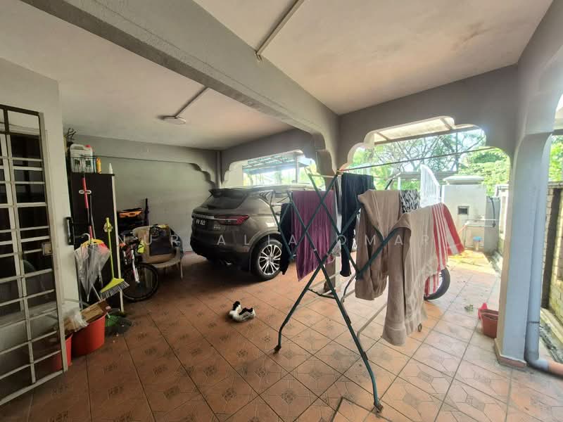 Rumah Kluster untuk Dijual di Shah Alam (Selangor) - Nur Alia Omar - Car Park - PropertyGuru.com.my
