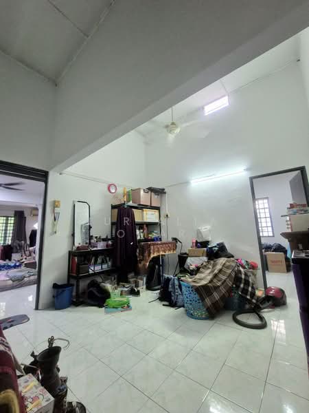 Rumah Kluster untuk Dijual di Shah Alam (Selangor) - Nur Alia Omar - Living Room - PropertyGuru.com.my