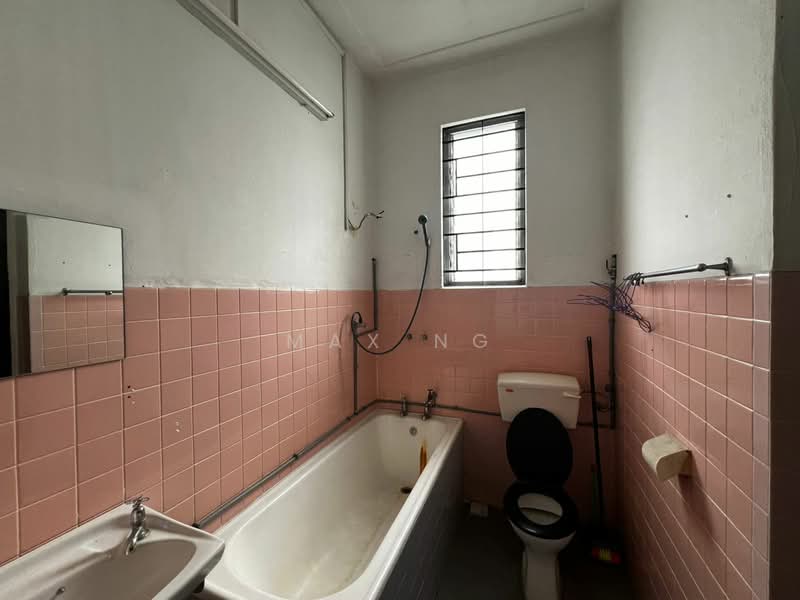 Shop / Office for Rent in Pulau Tikus (Penang) - Max Ng - Bathroom - PropertyGuru.com.my