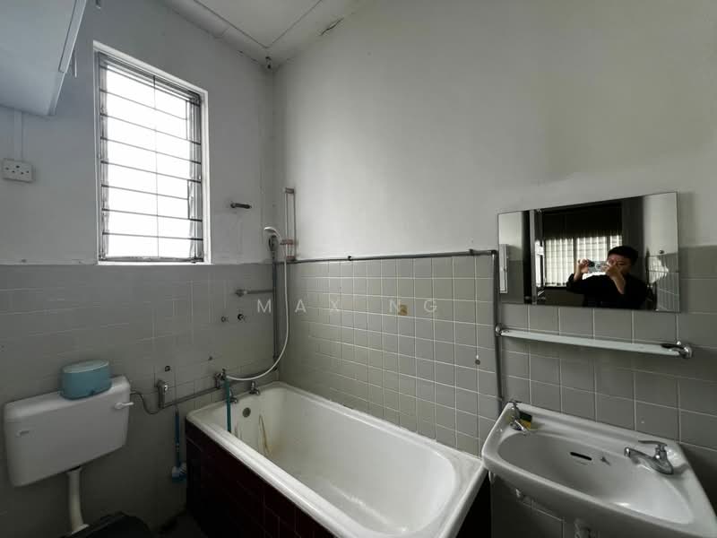 Shop / Office for Rent in Pulau Tikus (Penang) - Max Ng - Bathroom - PropertyGuru.com.my