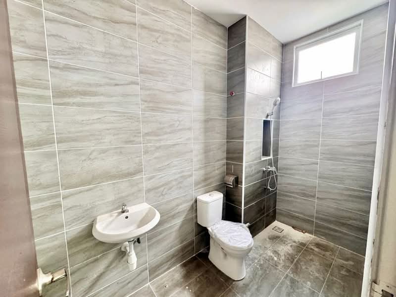 Cluster House for Sale in Taman Mutiara Rini (Skudai) - Karl Lim - Bathroom - PropertyGuru.com.my