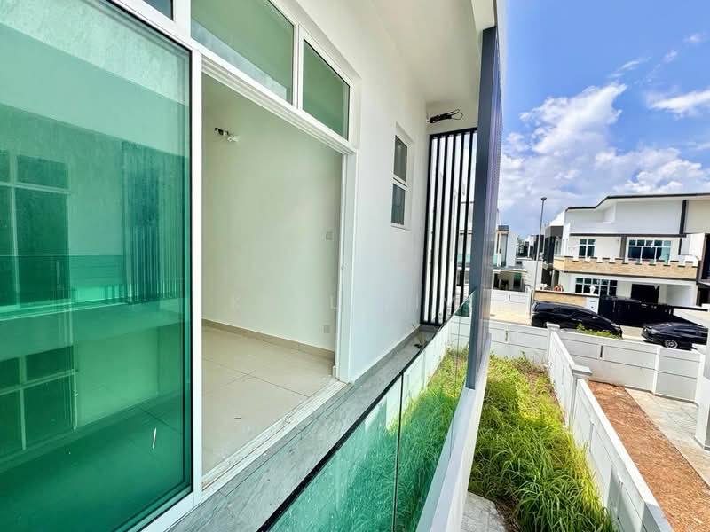 Cluster House for Sale in Taman Mutiara Rini (Skudai) - Karl Lim - Exterior - PropertyGuru.com.my