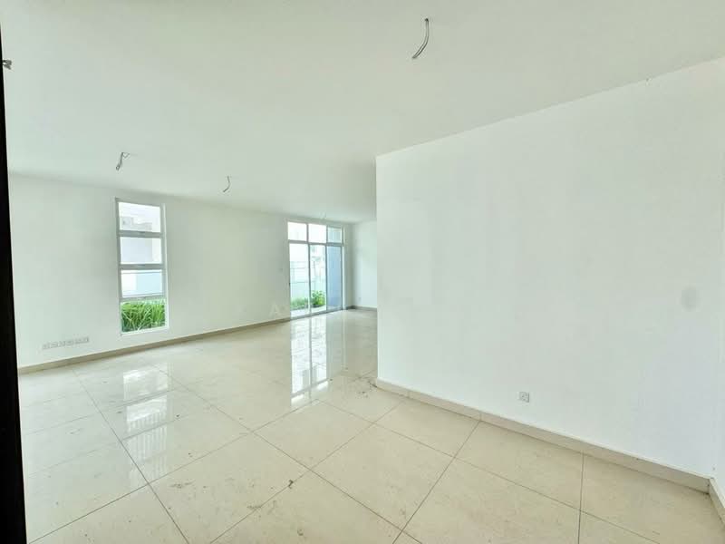Cluster House for Sale in Taman Mutiara Rini (Skudai) - Karl Lim - Living Room - PropertyGuru.com.my