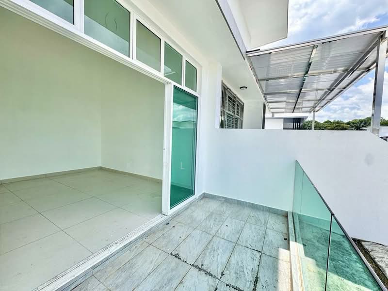 Cluster House for Sale in Taman Mutiara Rini (Skudai) - Karl Lim - Balcony - PropertyGuru.com.my
