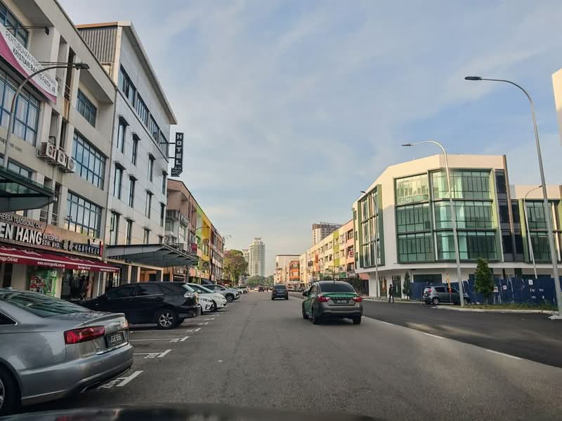 Kedai untuk Dijual di Bandar Baru Permas Jaya (Permas Jaya) - Louis Yeo - Exterior - PropertyGuru.com.my