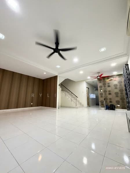 Rumah Teres untuk Dijual di Bandar Puteri Klang (Klang) - Rylin Tan - Living Room - PropertyGuru.com.my
