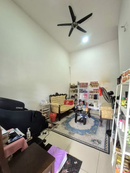 Rumah Berkembar untuk Dijual di Shah Alam (Selangor) - Nur Alia Omar - Living Room - PropertyGuru.com.my