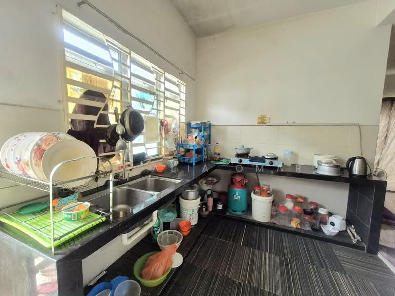 Rumah Berkembar untuk Dijual di Shah Alam (Selangor) - Nur Alia Omar - Kitchen - PropertyGuru.com.my