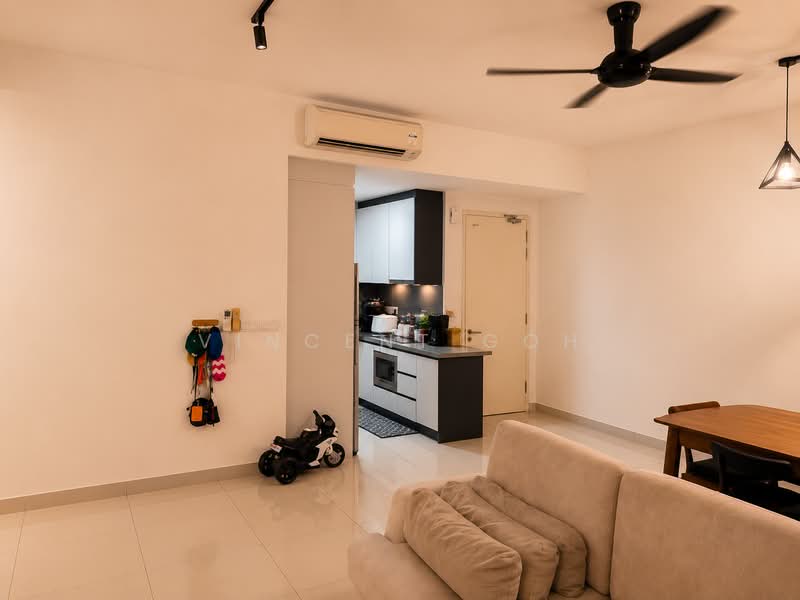 Kondominium untuk Dijual di Lakeville Residence - Vincent Goh - Living Room - PropertyGuru.com.my