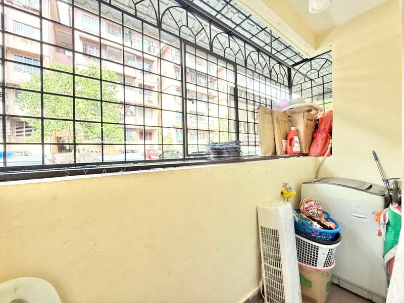 Pangsapuri untuk Dijual di Putra Impian - Syakila Mokhtar - Balcony - PropertyGuru.com.my