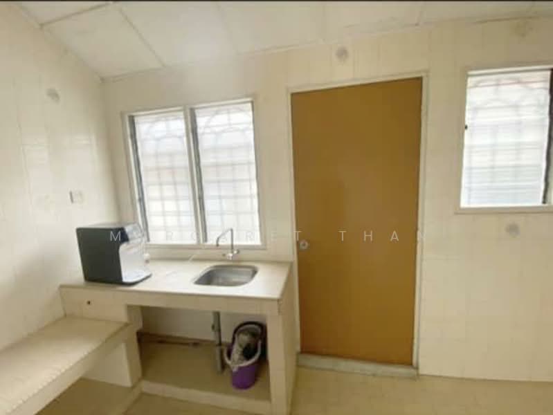 Rumah Teres untuk Dijual di Taman Mayang (Petaling Jaya) - Margaret Than - Kitchen - PropertyGuru.com.my