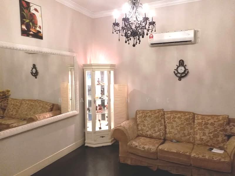 Kondominium untuk Disewa di Putra Indah Condominium - Brandon Yee - Living Room - PropertyGuru.com.my