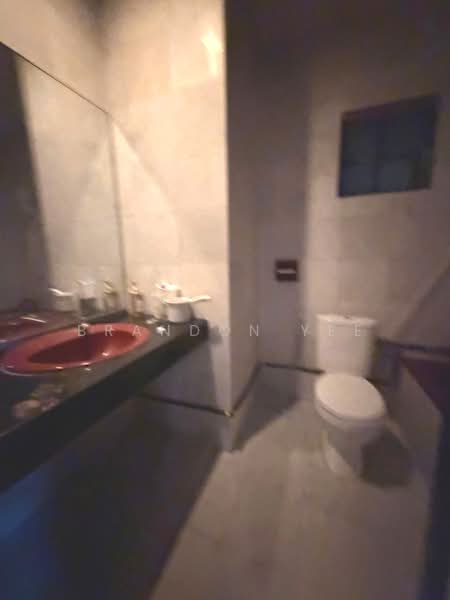 Kondominium untuk Disewa di Putra Indah Condominium - Brandon Yee - Bathroom - PropertyGuru.com.my