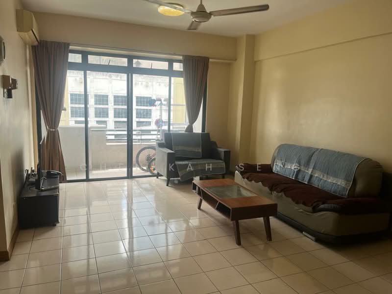 Condominium for Rent at The Istara - Chen Kah Seng - Living Room - PropertyGuru.com.my