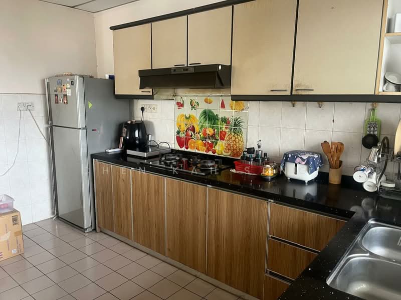 Condominium for Rent at The Istara - Chen Kah Seng - Kitchen - PropertyGuru.com.my