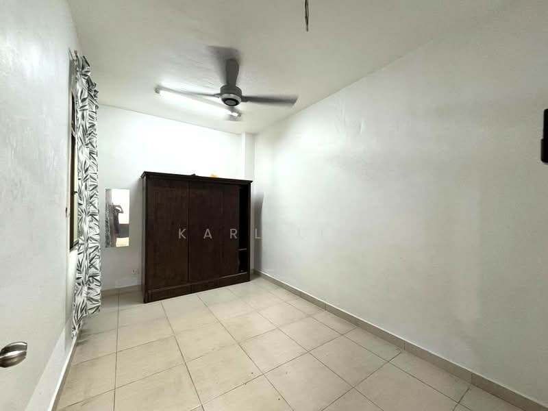 2-storey Terraced House for Sale in Bandar Dato Onn (Tebrau) - Karl Lim - Bedroom - PropertyGuru.com.my