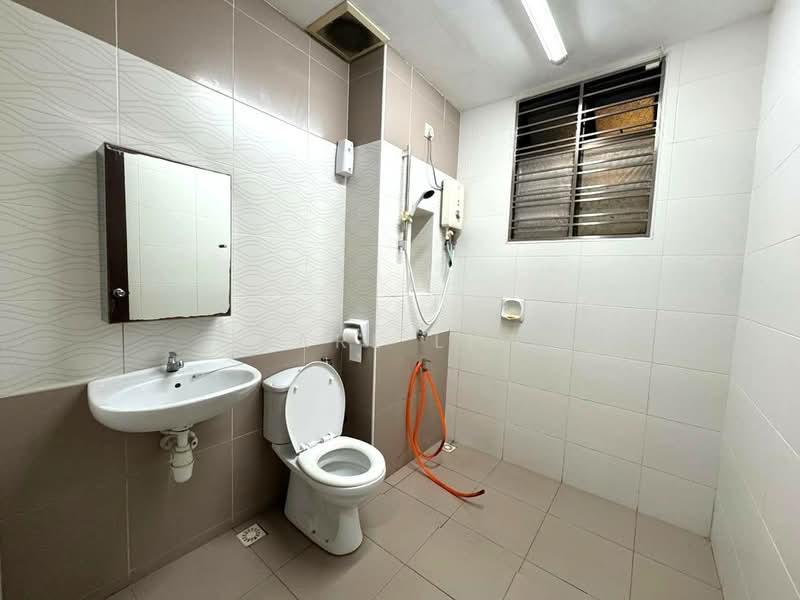 2-storey Terraced House for Sale in Bandar Dato Onn (Tebrau) - Karl Lim - Bathroom - PropertyGuru.com.my