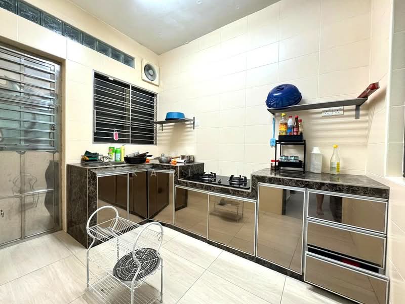 2-storey Terraced House for Sale in Bandar Dato Onn (Tebrau) - Karl Lim - Kitchen - PropertyGuru.com.my