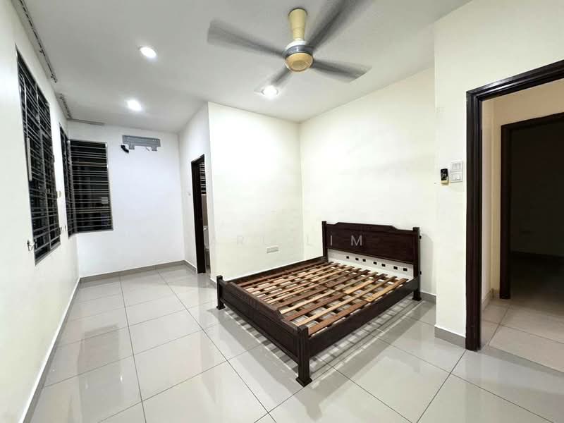 2-storey Terraced House for Sale in Bandar Dato Onn (Tebrau) - Karl Lim - Bedroom - PropertyGuru.com.my