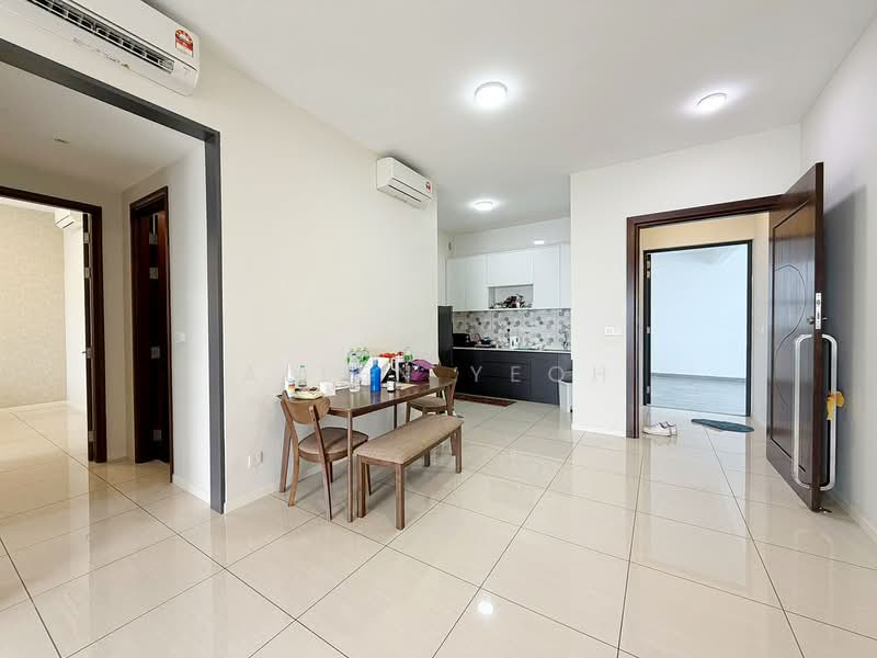 Condominium for Sale at Queens Residences Q2 @ Queens Waterfront - Allen Yeoh - Living Room - PropertyGuru.com.my