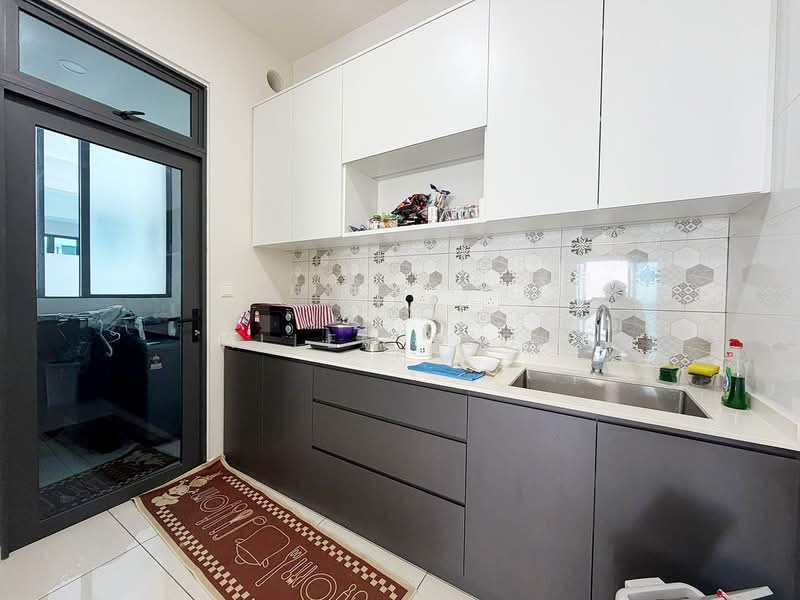 Condominium for Sale at Queens Residences Q2 @ Queens Waterfront - Allen Yeoh - Kitchen - PropertyGuru.com.my