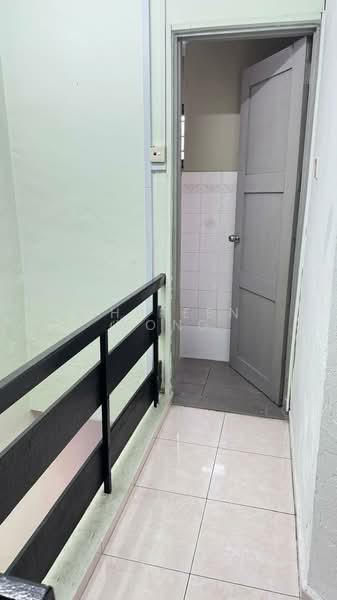 2-storey Terraced House for Sale in Taman Desa Cemerlang (Ulu Tiram) - Shereen Wong - Corridor - PropertyGuru.com.my