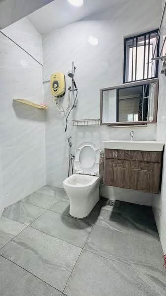 2-storey Terraced House for Sale in Taman Desa Cemerlang (Ulu Tiram) - Shereen Wong - Bathroom - PropertyGuru.com.my